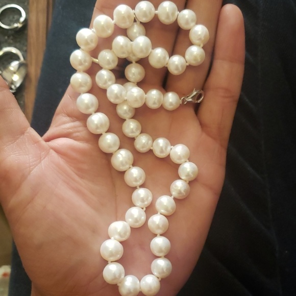 Pearl Necklace - Picture 2 of 2